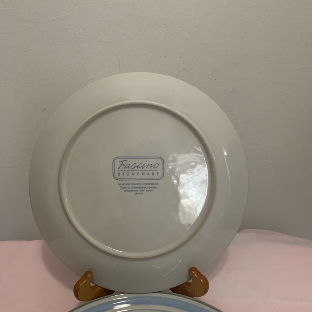 Vintage Fascino Stoneware Dinner Plates 2 - Picture 4 of 5